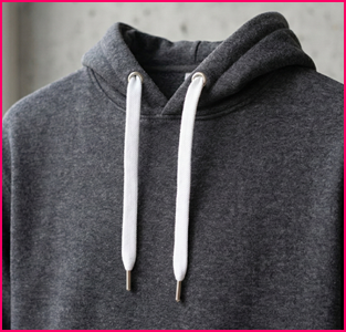 Sweat gris avec lacet blanc neige