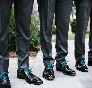 Lacets colorés pour mariage : sublimer ses chaussures de ville