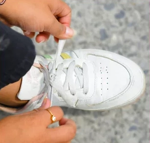 Comment faire un nœud de lacet qui ne se défait pas : 3 techniques qui marchent vraiment